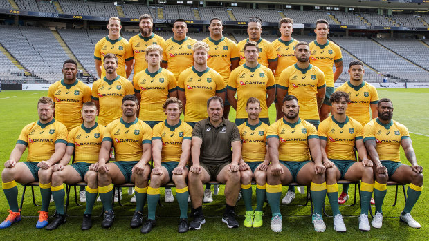 The Wallabies, without No.8 Harry Willson, pose for a photo at Eden Park ahead of Sunday's second Bledisloe Test. 