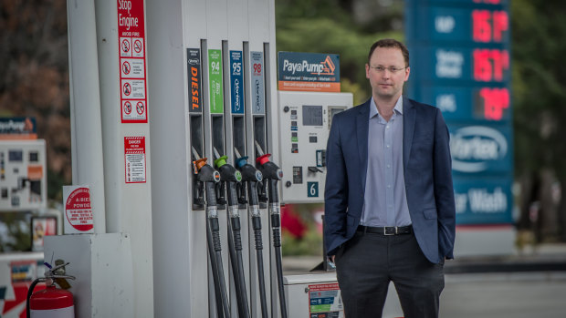 ANU economist from the Crawford School of Public Policy Dr Paul Burke. Dr Burke's research into the link between petrol prices and road fatalities finds that Australia experienced more road deaths in 2015 and 2016 due to cheaper fuel.