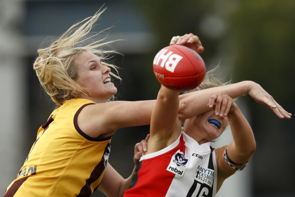 Hawthorn’s Kate Dudley in the VFLW match against the Southern Saints.