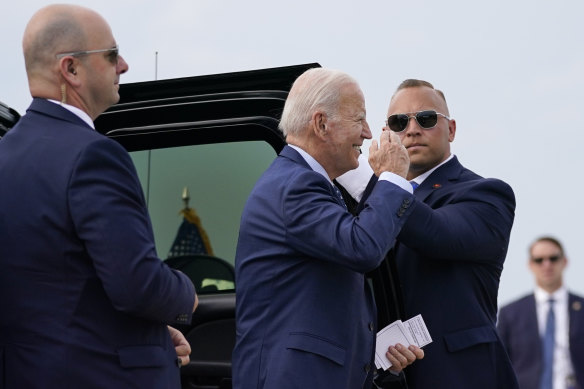 Joe Biden arrives to board Air Force One on his way to New Delhi. 