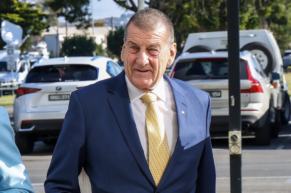 Jeff Kennett has announced the Hawks will sell their last pokies venue.