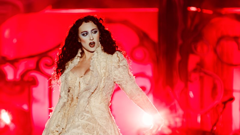 A ruckus and a proposal as one of the world’s biggest acts hits the Melbourne stage