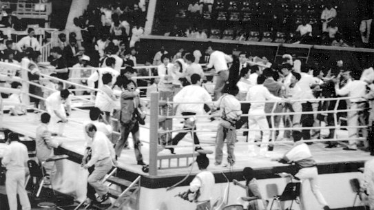 Chaos in the ring after South Korean Byun Jong-il  lost his bantamweight bout to Alexandar Hristrov of Bulgaria.