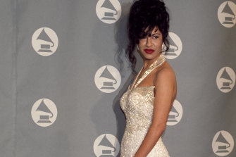  Selena Quintanilla picked up a Grammy Award in 1994.