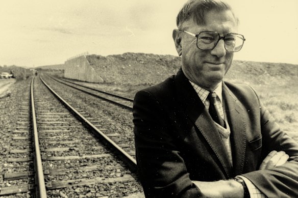 Paul Wild as chairman of the Very Fast Train project in 1989. 