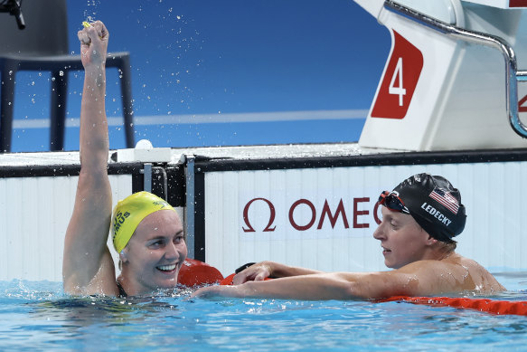 Ariarne Titmus (left) and Katie Ledecky (right).