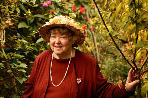 Gardening writer Shirley Stackhouse at her Willow Close, Killara home in 2005.