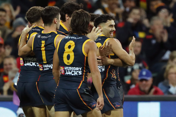 The Crows rush to a 23-point lead.