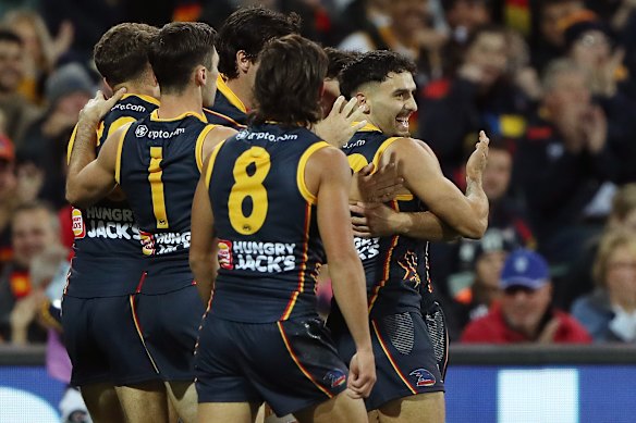 The Crows rush to a 23-point lead.