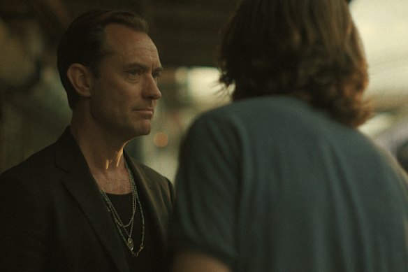   Jude Law as responsible brother Jake in Black Rabbit.