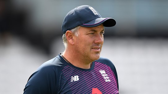 Chris Silverwood has been named to take over as coach of the England cricket team.