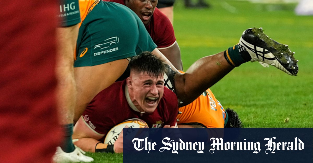 Many argue the ‘Superman’ try is dangerous. World Rugby say play on