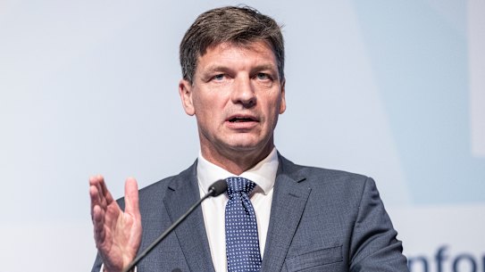Federal Energy Minister Angus Taylor says he wants a 'collaborative' approach to resolving the country's grid woes, signalling a preference for bilateral deals of a national one.
