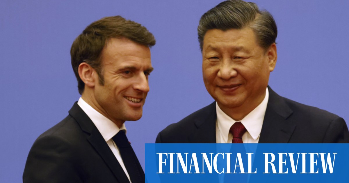 Председатель КНР Си Цзиньпин тепло приветствует президента Франции Эммануэля Макрона, поскольку Китай стремится противостоять Соединенным Штатам
