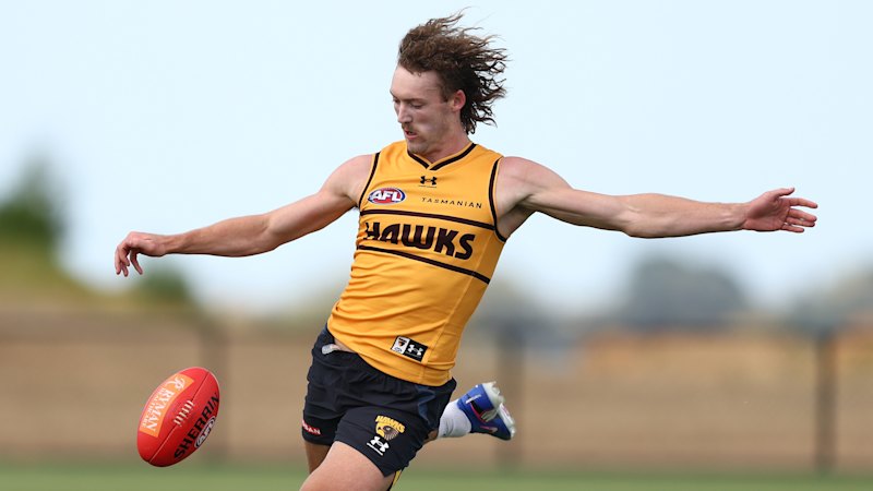 Hawthorn star signs four-year extension after Essendon bid