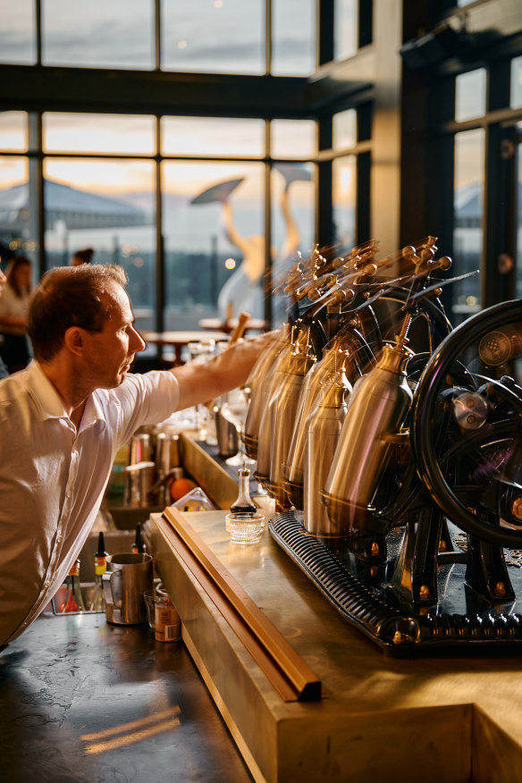 Bottoms up: The sling shaker can jiggle up to six cocktails at once. 