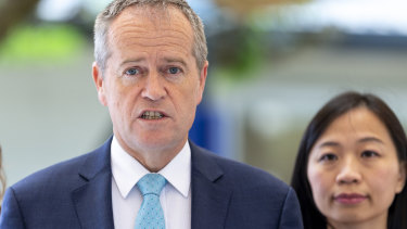 Bill Shorten with Labor's candidate for Chisholm, Jennifer Yang, last year.