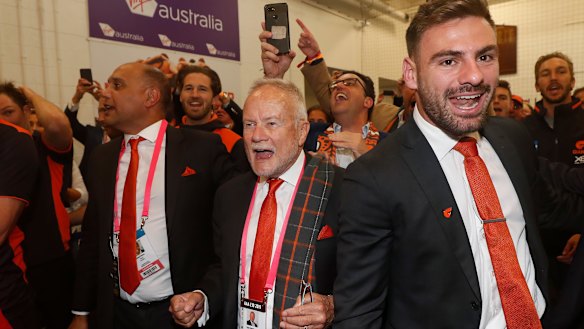 GWS Giants chairman Tony Shepherd belts out the club song.