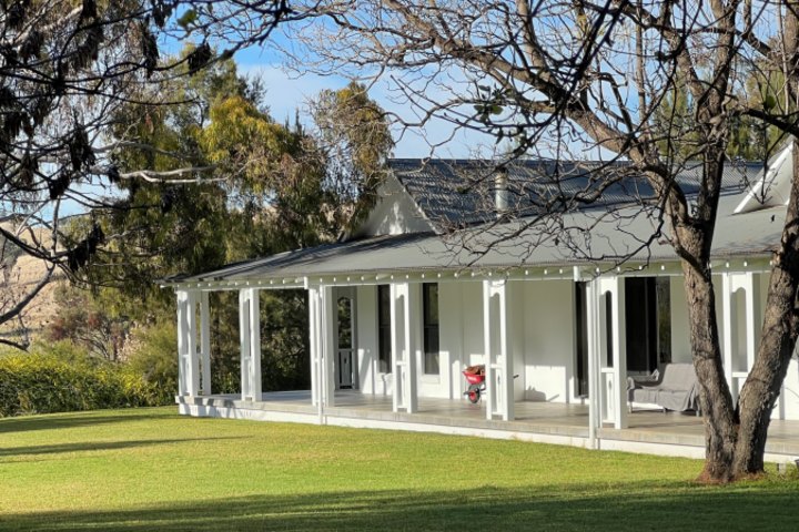 Communications veteran Robbie Sefton and her husband Alistair Yencken have cut the asking price on Braemar near Tamworth.