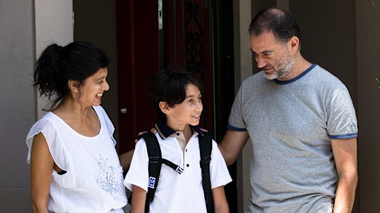 Oscar Avedissian is preparing for his first day of high school, at home with his parents. 