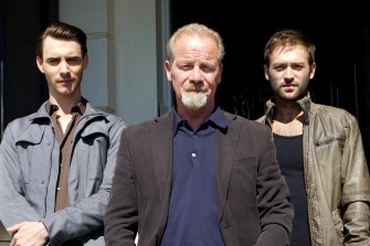 Dosa ayah;  Matty Beckett (Harry Lloyd), Richie Beckett (Peter Mullan) dan Cal Beckett (Paul Nicholls) dalam The Fear.