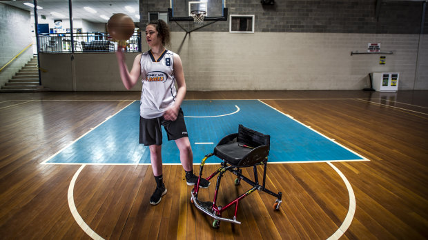 Annabelle Lindsay is playing for the Australian Gliders at the AIS this week.