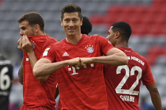 Robert Lewandowski celebrates his goal.