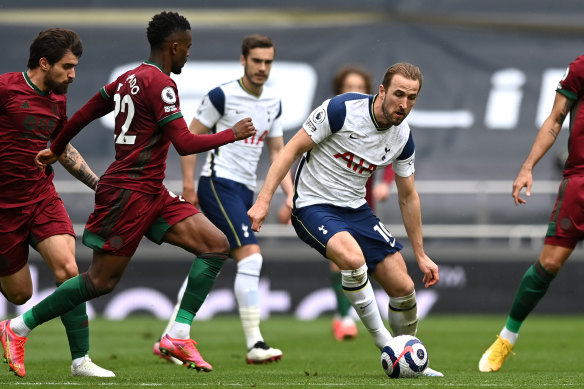 Harry Kane in action for Spurs.