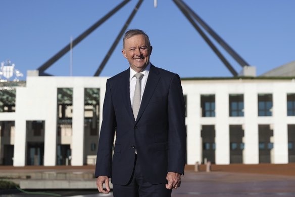 Opposition Leader Anthony Albanese has promised to create a $10 billion fund to pay for new housing.