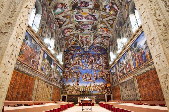 Can you name the famous artist who painted the Sistine Chapel?