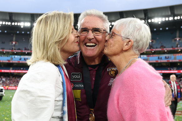 Chris Fagan with his wife Ursula (left) and his mother Beth after the club’s premiership triumph.