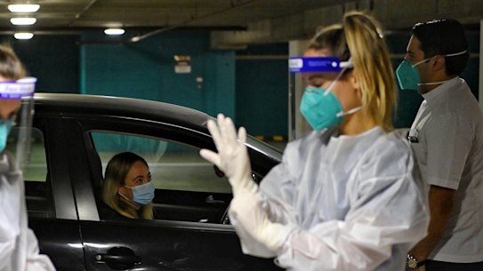 Blooms The Chemist in Royal Randwick shopping centre is launching a new drive-through rapid antigen testing facility for all local businesses operating within Sydney’s Eastern Suburbs. An Australian-first, this marks an addition to the next phase of COVID-19 testing capabilities.
