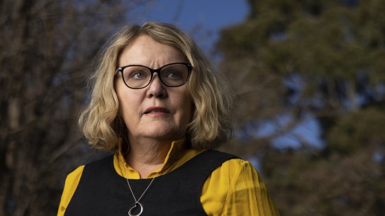 Australian College of Nursing Acting CEO Yvonne Mckinlay moved to Australia from England to work as a nurse in 1988.