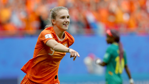 Vivianne Miedema scored to take top spot on the all-time goalscorers' list for the Netherlands.