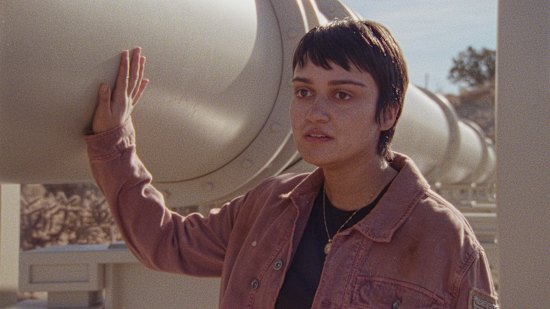 Ariela Barer, who co-wrote the script, plays a Latina who is mourning the sudden death of her mother in a heatwave in How to Blow Up a Pipeline.