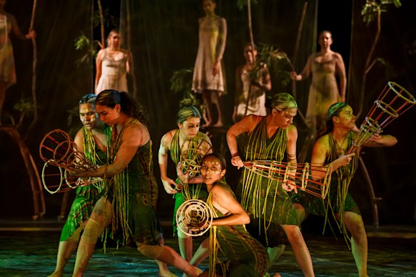 The Jannawi dancers have travelled across country to perform. 