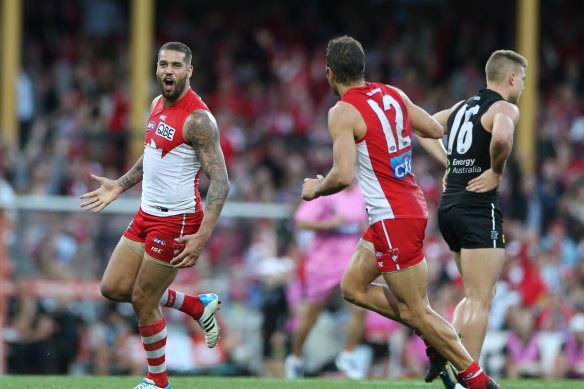 Franklin celebrates one of his five goals against Port Adelaide at the SCG in 2014.