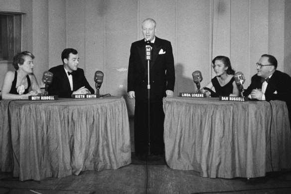 Radio legend Jack Davey with panellists (l-r) Elizabeth Riddell, Keith Smith,  Linda Lorene and Dan Russell. 