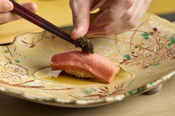 Choose from assorted nigiri at Komeyui.