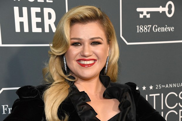 Kelly Clarkson, 25th Annual Critics' Choice Awards, January 12, 2020, Santa Monica