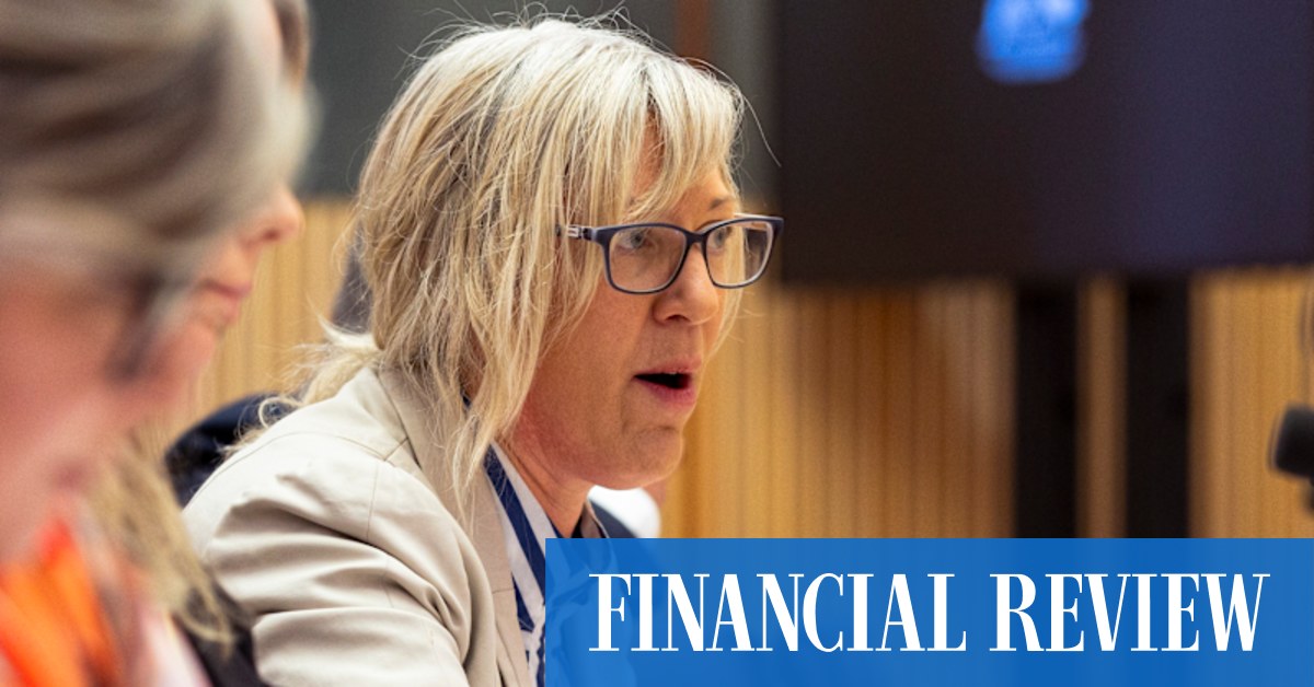 Employment secretary let go as Labor tries to fix welfare penalties