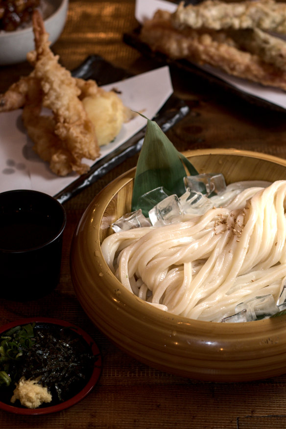 Chilled zaru udon and tempura prawns.