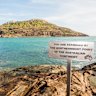 Can you name the strait that separates Australia’s mainland from New Guinea?