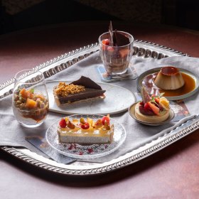 Dessert tray.