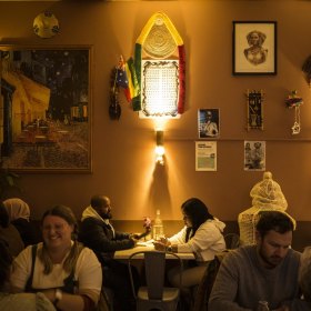 Cosy gatherings in the dining room.