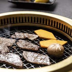 Yakiniku (tabletop-grilled meat).