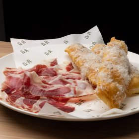 Iberico Jamon , gnocco fritto ‘cacio e pepe’. 