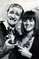 Norman Gunston (alias Garry McDonald) with Denise Drysdale after his 1976 Logie win.