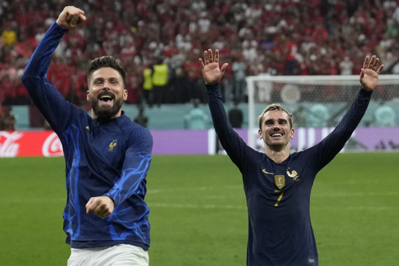 Antoine Griezmann (right) celebrates with Olivier Giroud.