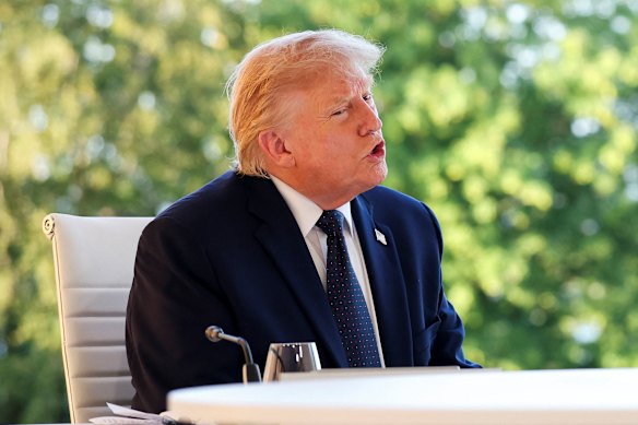 Il presidente degli Stati Uniti Donald Trump lunedì al G7 in Francia.